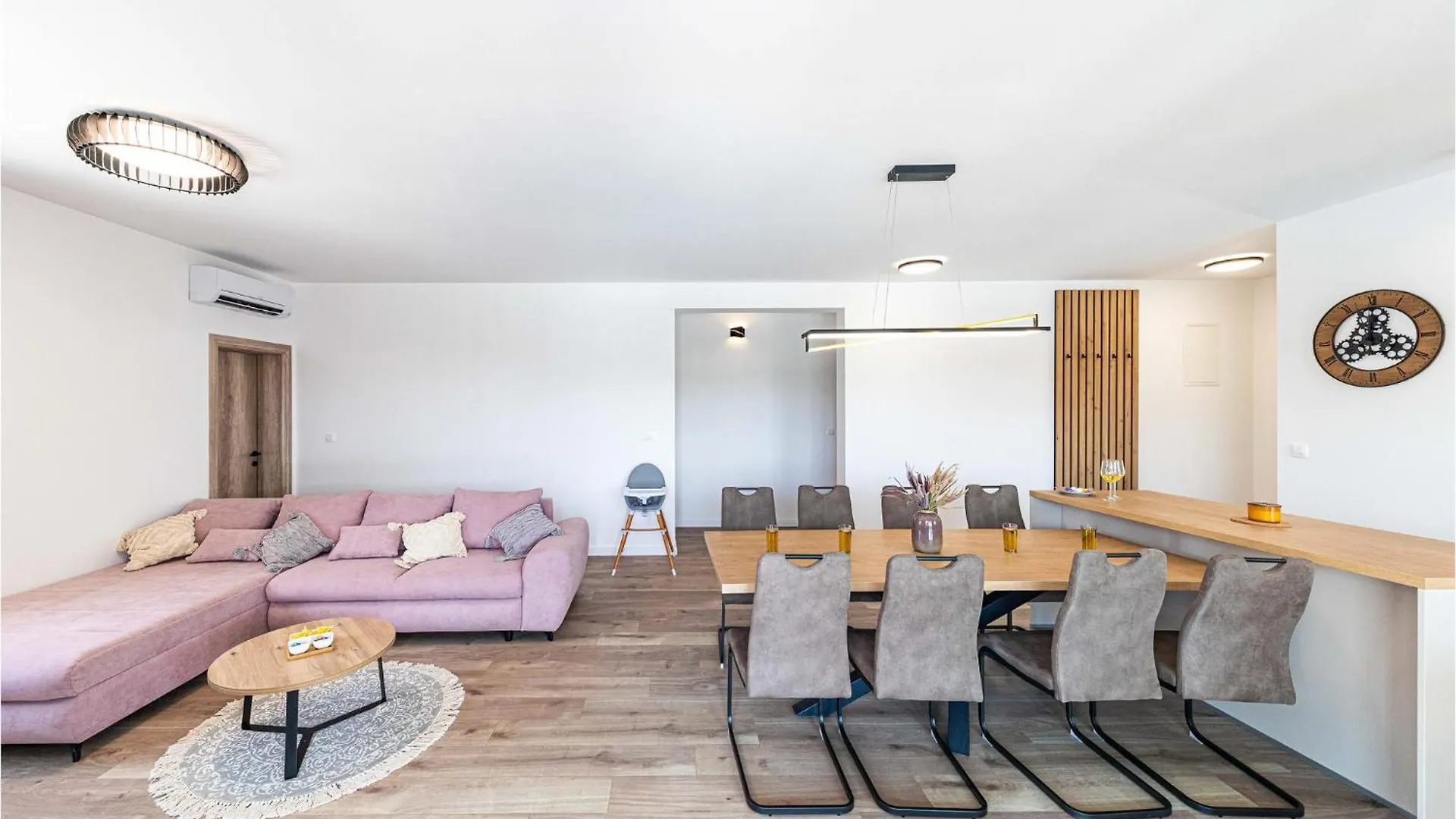 Lovely Home In Trogir With Kitchen Ferienhaus