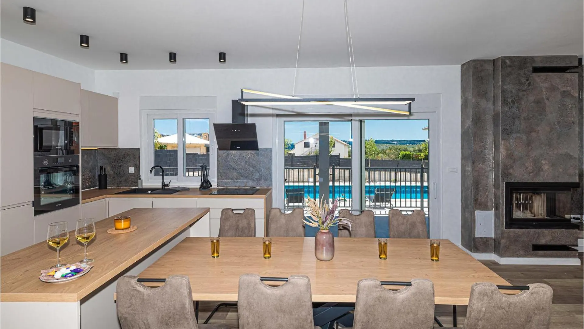 別荘 Lovely Home In Trogir With Kitchen